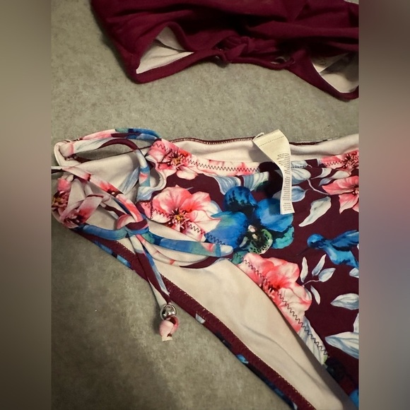 NWT CUPSHE Women's Bikini Swimsuit Front Cross Lace Up Violet size S - Picture 2 of 6